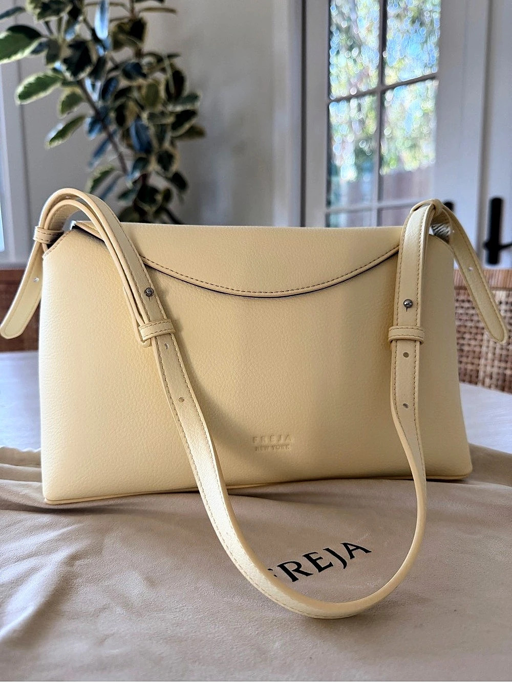 Freja Hudson Shoulder Bag in butter